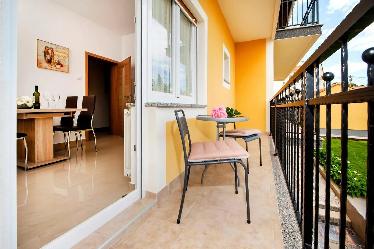 Apartments Euphemia Rovigno Croazia