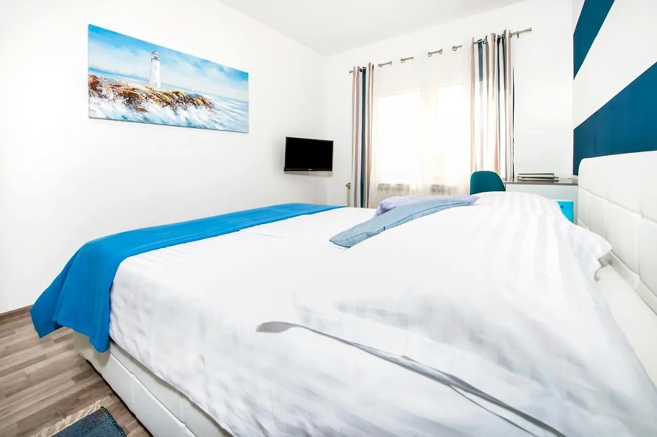 Apartments Euphemia Rovigno 0*,