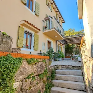 apartment-with-soul.primorje-gorskikotar.com/